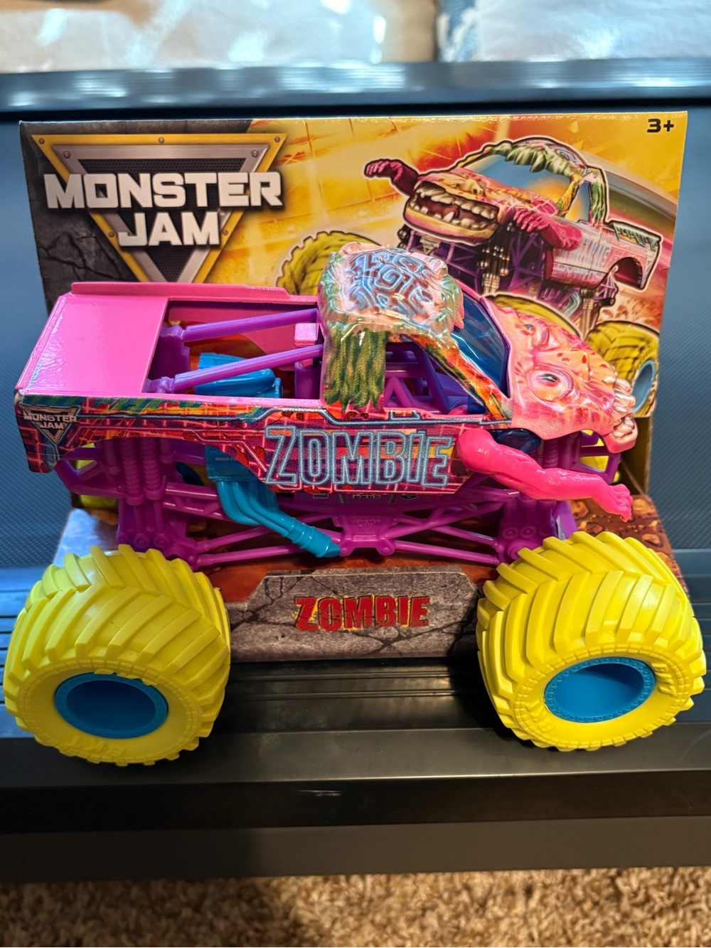 Monster Jam Zombie Cyberflare 1:24 scale